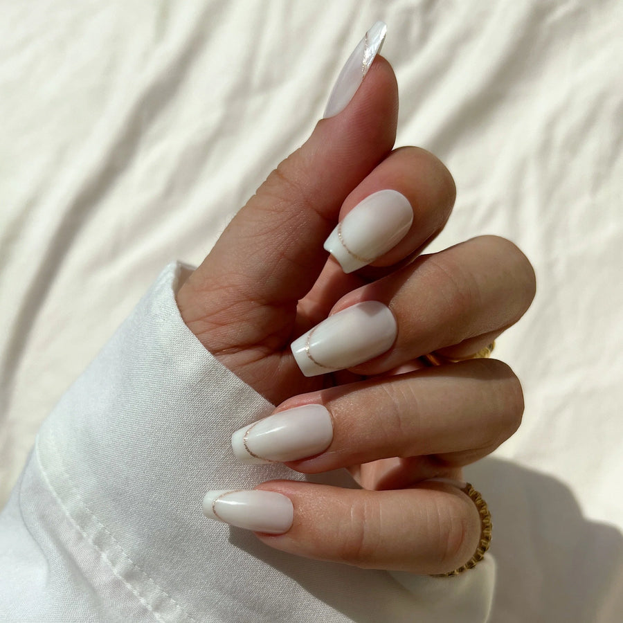 Signet Instant Manicure Press On Nails Fine Line