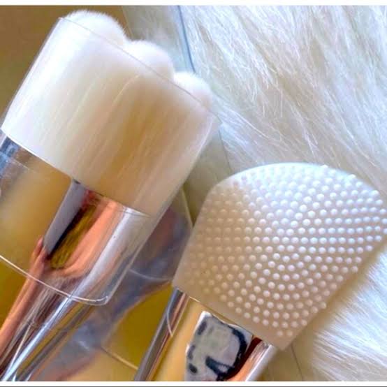 Cosmedix Cleansing Brush And Silicone Applicator 2 piece brush set