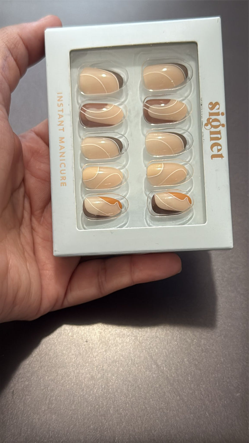 Signet Instant Manicure Press On Nails