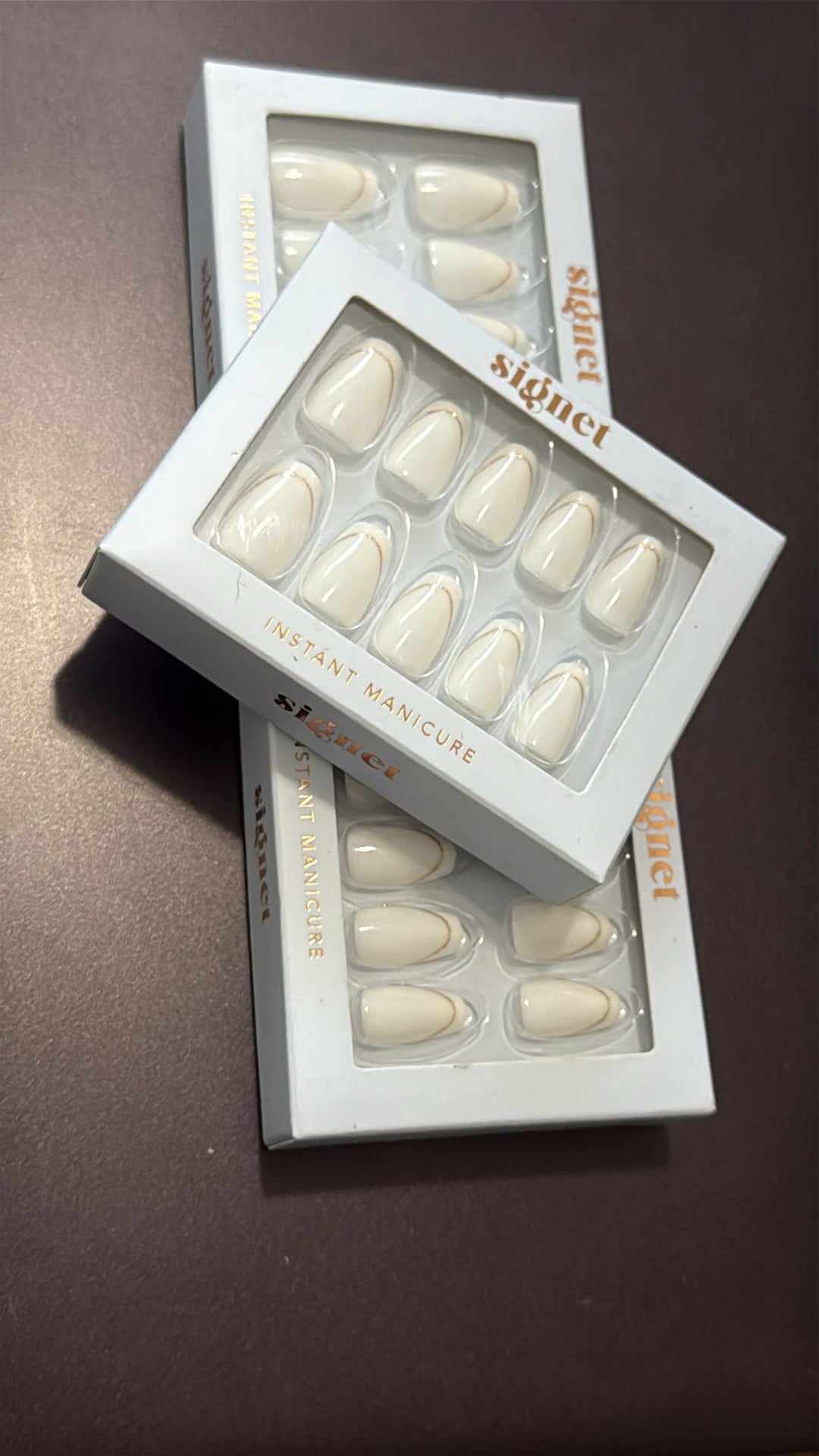 Signet Instant Manicure Press On Nails Fine Line
