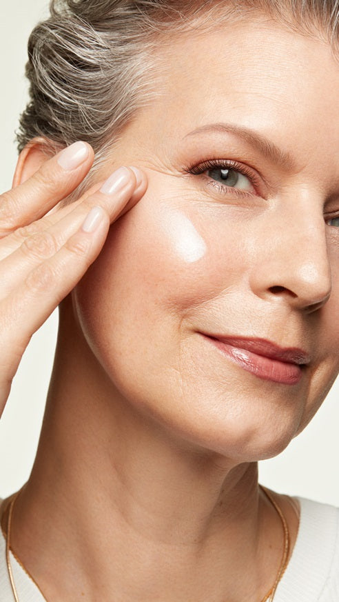 Almay Ageless Smart Shade Foundation 200  Light Medium