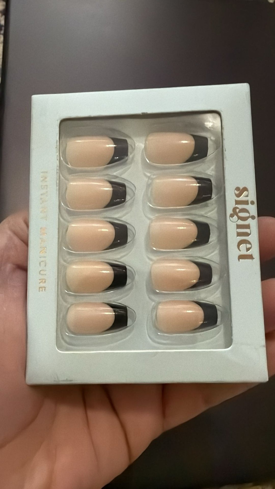 Signet Instant Manicure Press On Nails