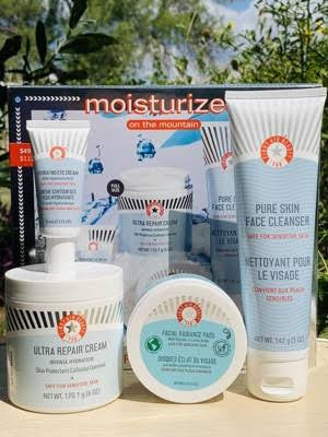 First Aid Beauty Fab Moisturized On The Mountain Kit - 4pc