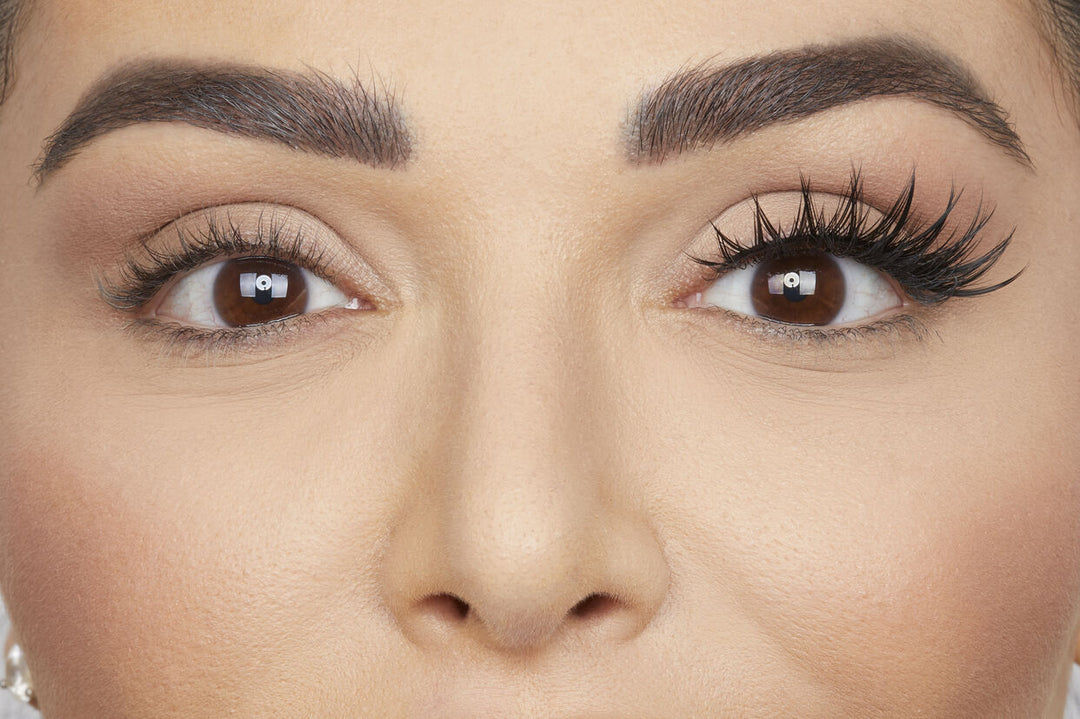 Huda Beauty Classic False Sasha Olivia #11