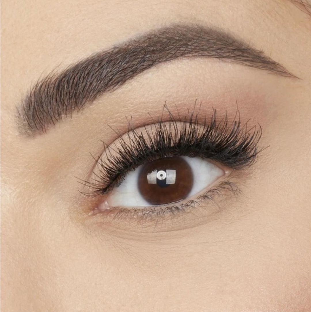 Huda Beauty Classic False Lashes Olivia #18