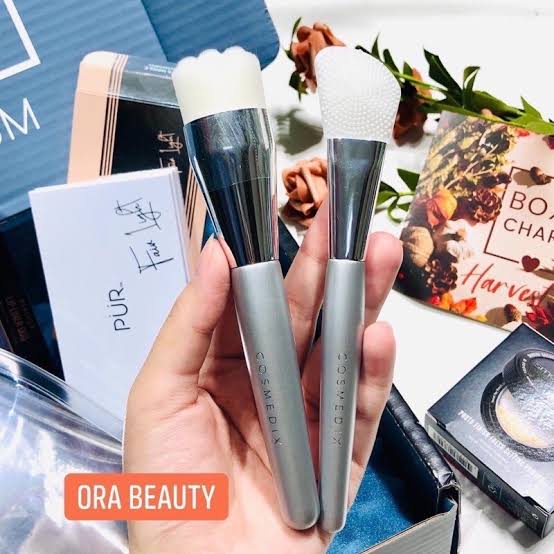 Cosmedix Cleansing Brush And Silicone Applicator 2 piece brush set