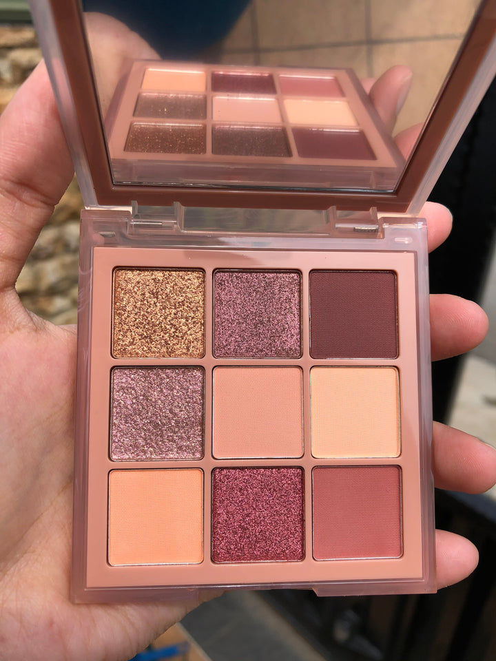 Huda Beauty Haze Obsessions Eyeshadow Palette Sand